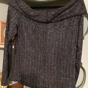 Beautiful metallic colored top.